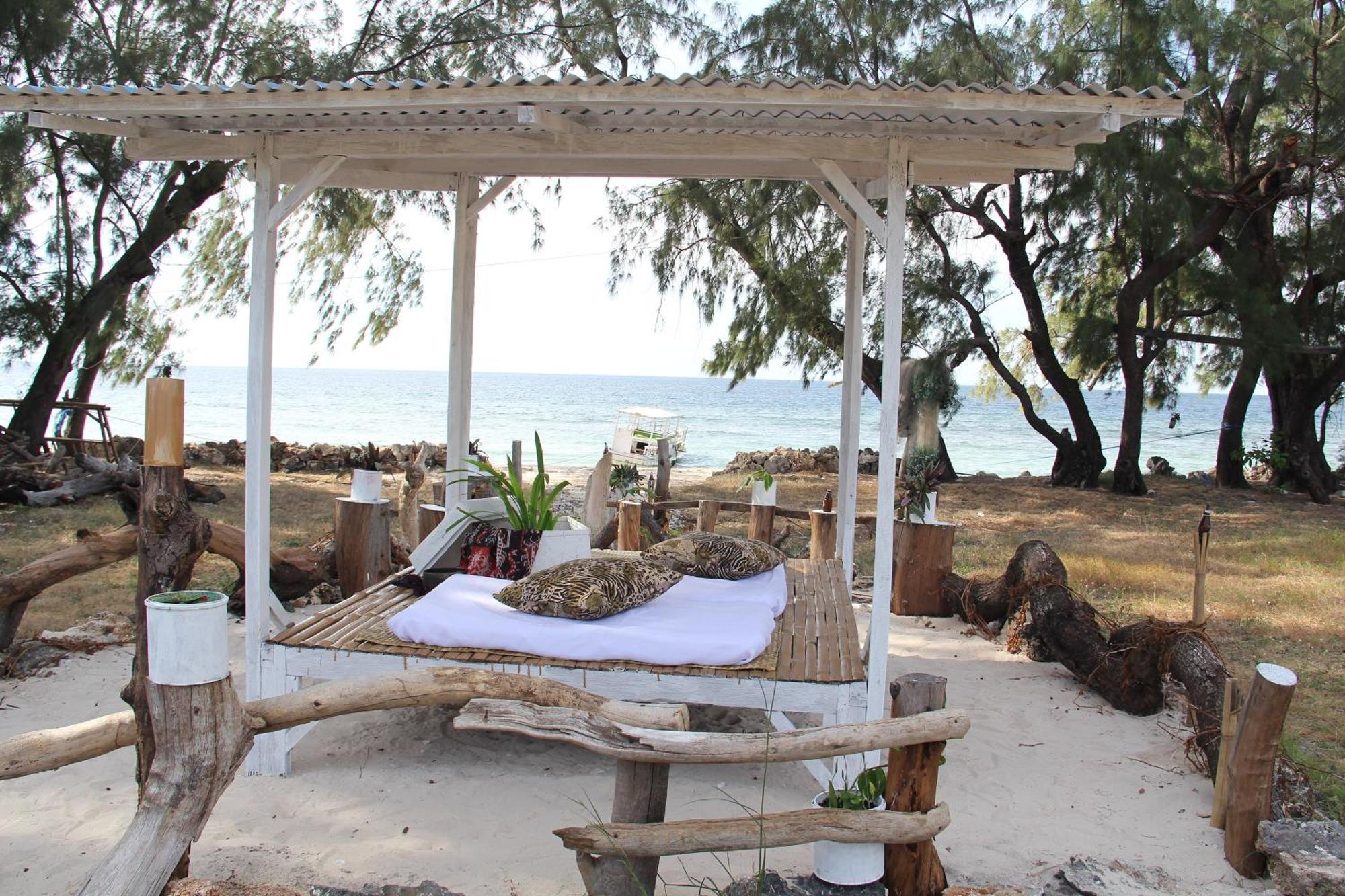 Cemara Beachfront Suite Mondu Exterior foto
