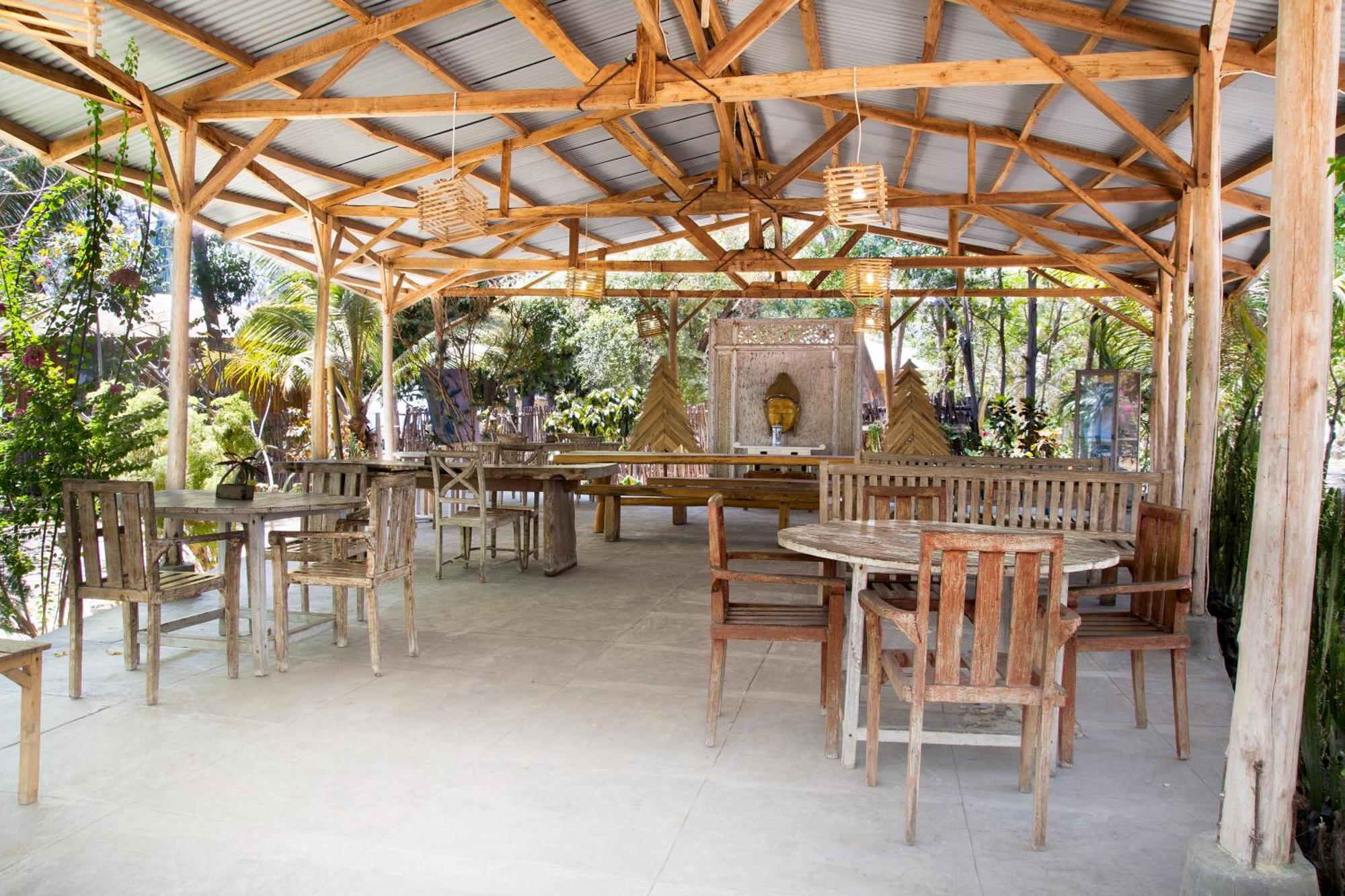 Cemara Beachfront Suite Mondu Exterior foto